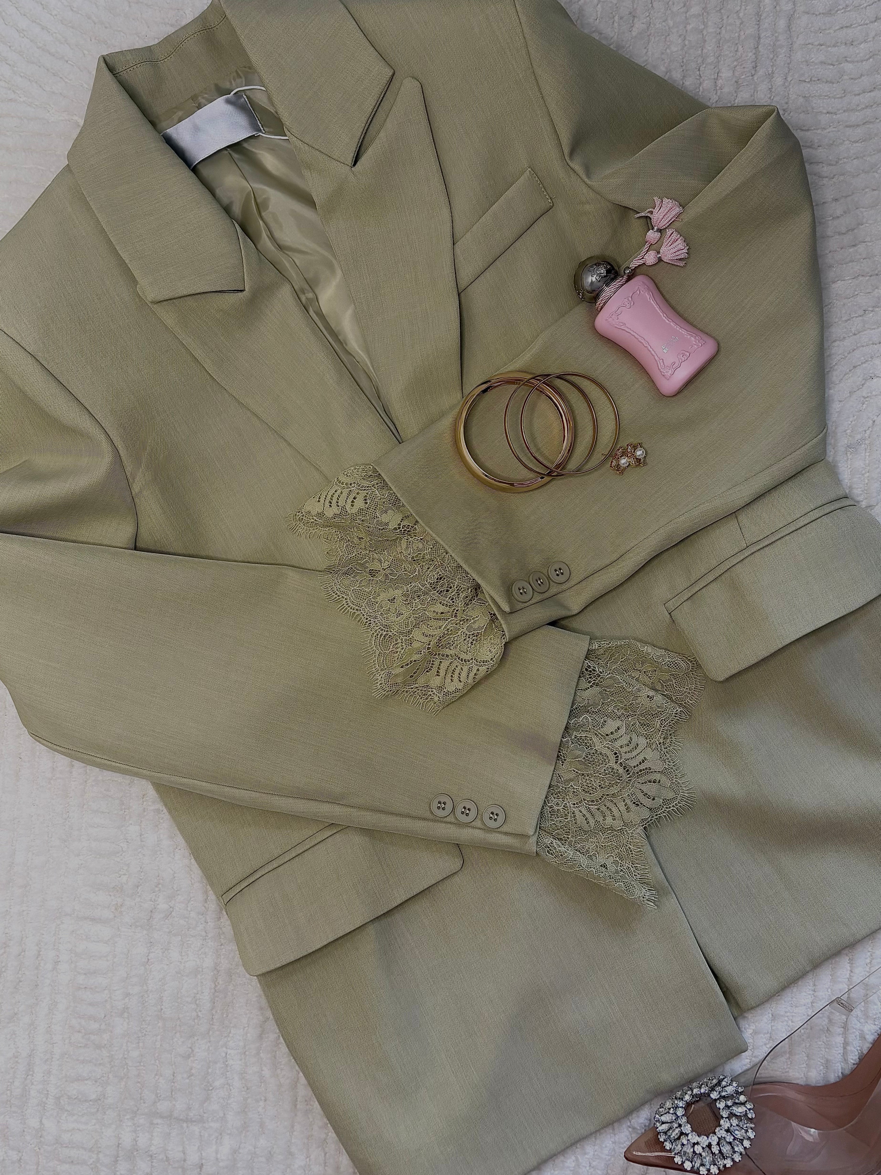 Blazer vert – Détails dentelle